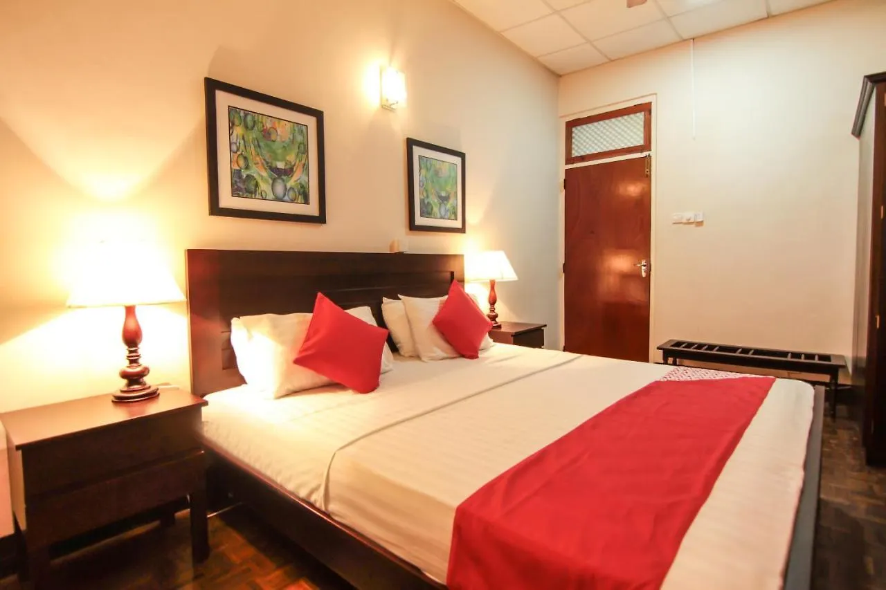 Tropic Inn - Mount Lavinia Watumulla Sri Lanka
