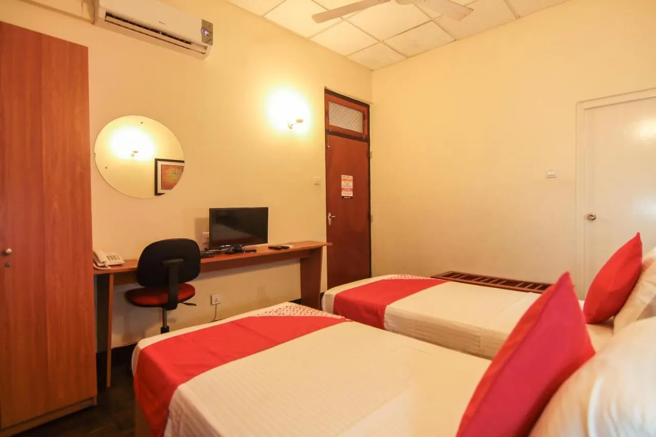 Hotel Tropic Inn - Mount Lavinia Watumulla
