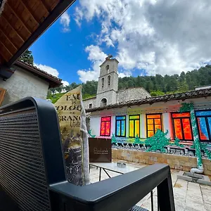 Helin's By Backpackers Berat