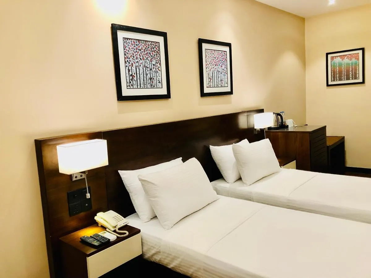 ** Hotel Tropic Inn - Mount Lavinia Watumulla Sri Lanka