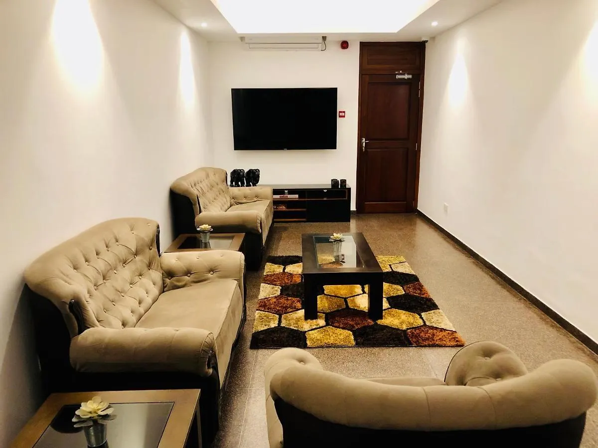 Tropic Inn - Mount Lavinia Watumulla 2*,