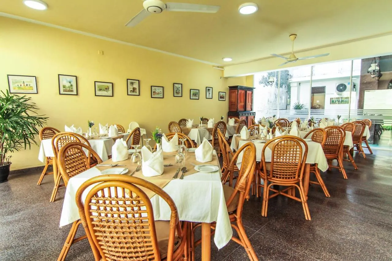 Tropic Inn - Mount Lavinia Watumulla Hotel