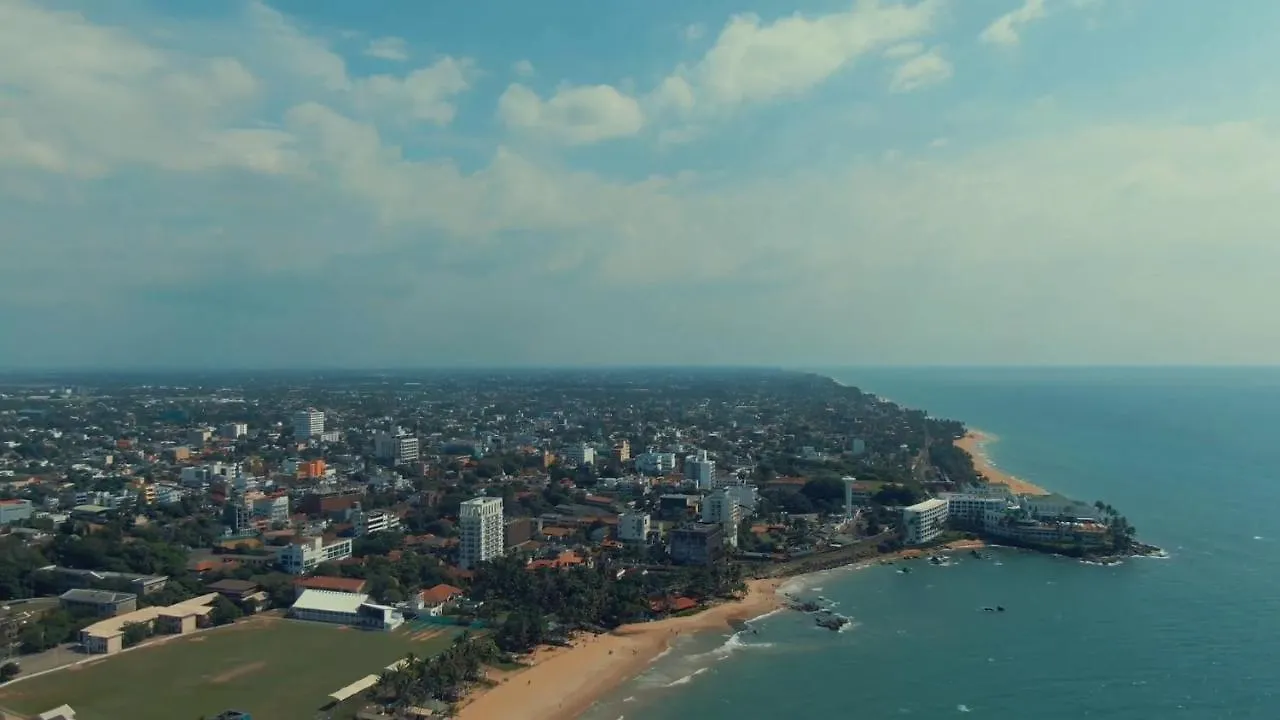 ** Hotel Tropic Inn - Mount Lavinia Watumulla Sri Lanka
